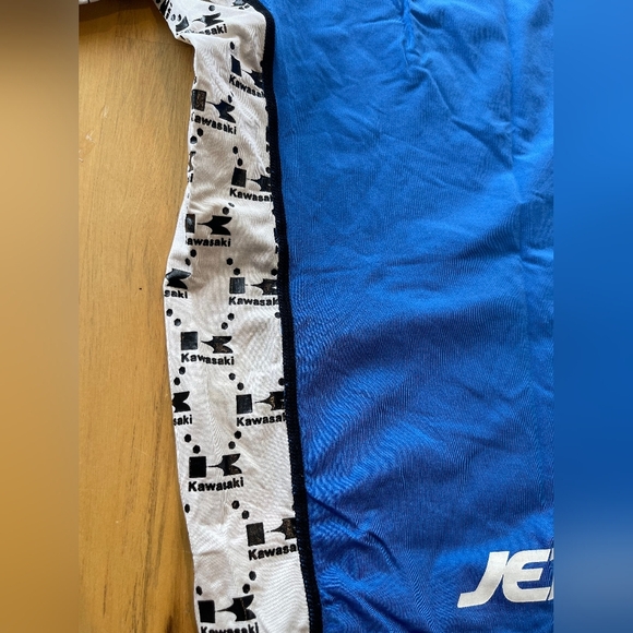 Vintage Kawasaki Jet Ski Mens Blue White Short Sleeve Rashguard Size Extra Small - Picture 6 of 6